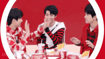 TFBOYS击掌